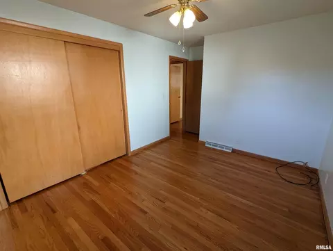 1221 10th St, Silvis, IL 61282 photo 14