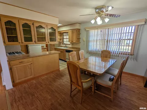 1221 10th St, Silvis, IL 61282 photo 20