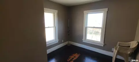 1323 25th St, Moline, IL 61265 photo 7