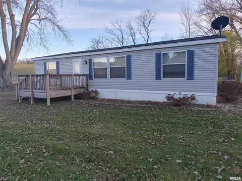 22949 243rd St, Eldridge, IA 52748 photo 1