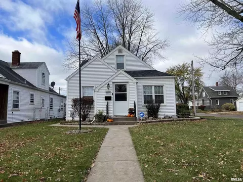 2105 4th St, Moline, IL 61265 photo 2