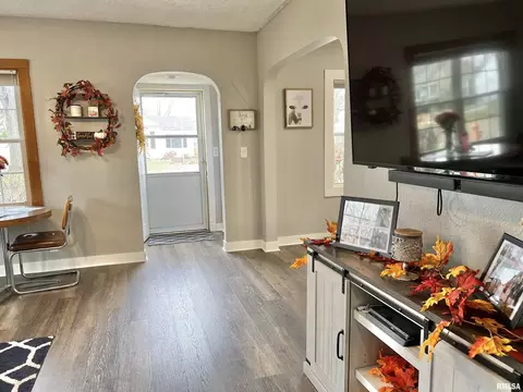 2105 4th St, Moline, IL 61265 photo 10