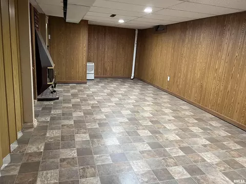 2105 4th St, Moline, IL 61265 photo 22