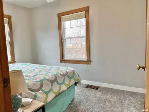 2105 4th St, Moline, IL 61265 photo 16