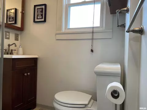 2105 4th St, Moline, IL 61265 photo 19