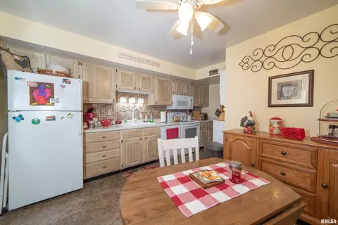 23 Cherry Hill Ct, Hampton, IL 61256 photo 5