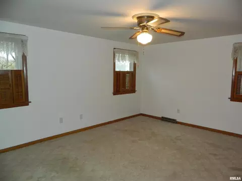 403 Badger Ct, Morrison, IL 61270 photo 12