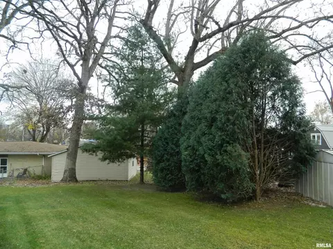 403 Badger Ct, Morrison, IL 61270 photo 21