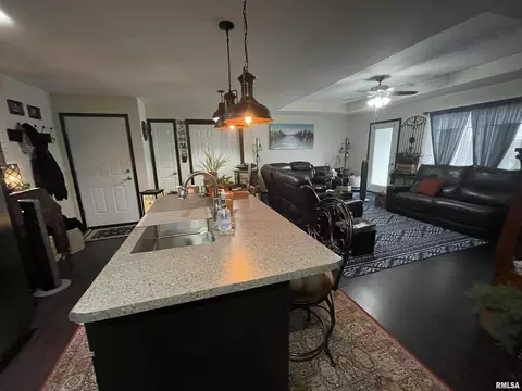 230 E Franklin St #204, Eldridge, IA 52748 photo 4