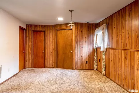 5009 44th Avenue Ct, Moline, IL 61265 photo 14
