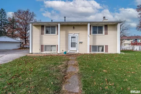5009 44th Avenue Ct, Moline, IL 61265 photo 1