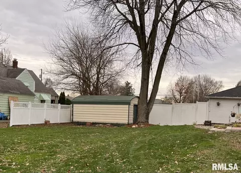 246 Dwight St, Kewanee, IL 61443 photo 5