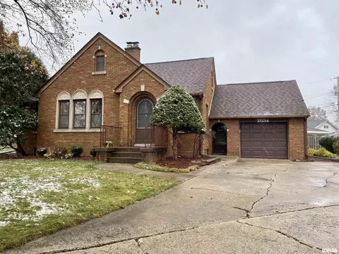 2534 28th St, Moline, IL 61265 photo 2