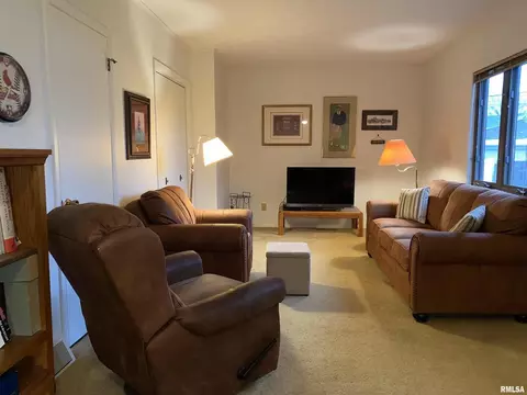 2534 28th St, Moline, IL 61265 photo 16