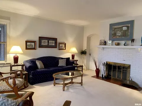 2534 28th St, Moline, IL 61265 photo 6