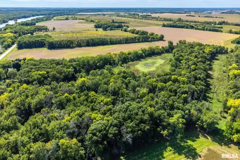 52 N 320th St, Hillsdale, IL 61257