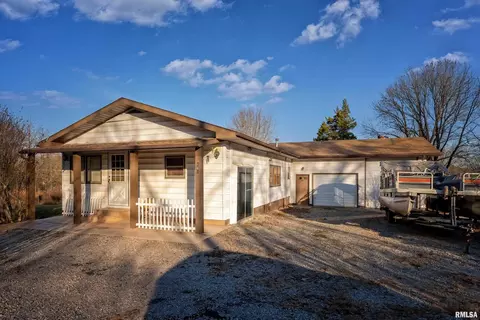 160 Janeal Dr, Goreville, IL 62939