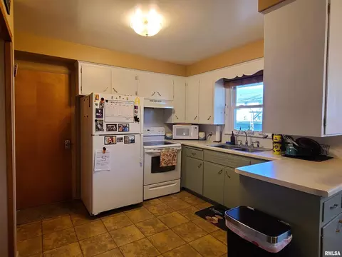 410 Park Court Ln, Morrison, IL 61270 photo 5