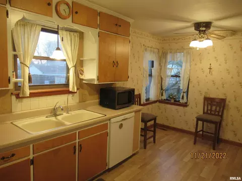 926 24th St, Moline, IL 61265 photo 8