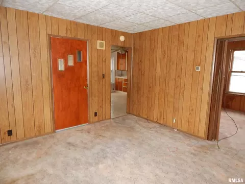 401 E Henry St, Cambridge, IL 61238 photo 12