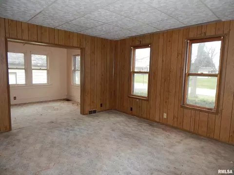 401 E Henry St, Cambridge, IL 61238 photo 13