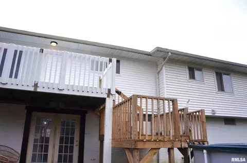 10 Hillside Ct, Eldridge, IA 52748 photo 37