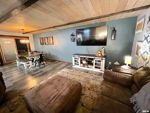 10 Hillside Ct, Eldridge, IA 52748 photo 5