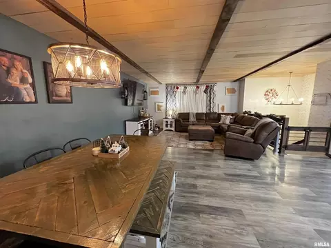 10 Hillside Ct, Eldridge, IA 52748 photo 12