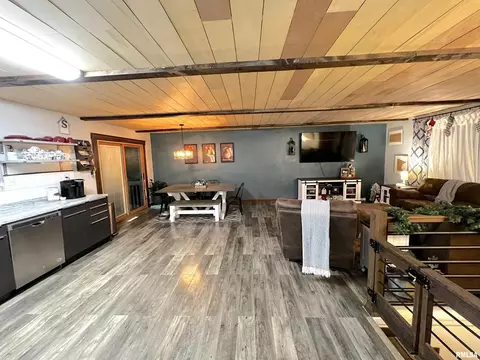 10 Hillside Ct, Eldridge, IA 52748 photo 14
