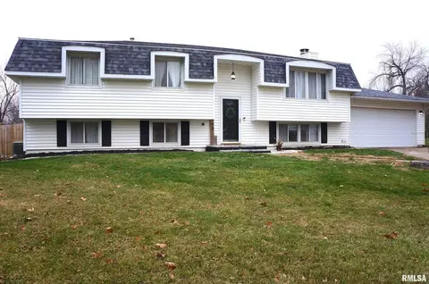 10 Hillside Ct, Eldridge, IA 52748 photo 1
