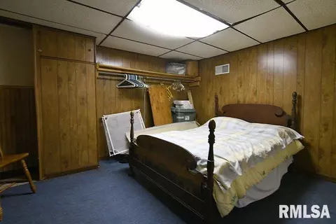 258 8th St, Silvis, IL 61282 photo 11