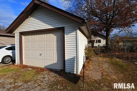 258 8th St, Silvis, IL 61282 photo 15
