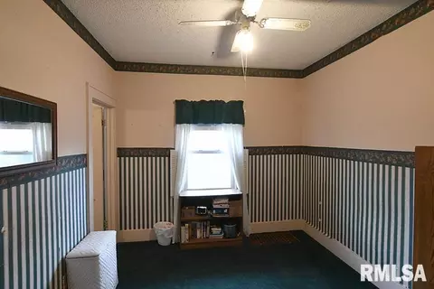 258 8th St, Silvis, IL 61282 photo 10