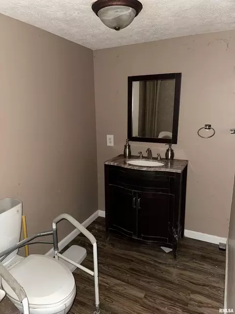501 S 23rd St, Herrin, IL 62948 photo 9