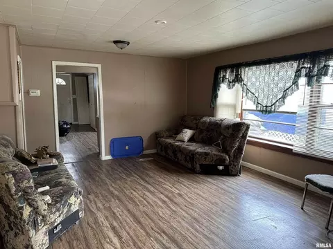 501 S 23rd St, Herrin, IL 62948 photo 3