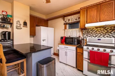 1823 16th Ave, Moline, IL 61265 photo 6