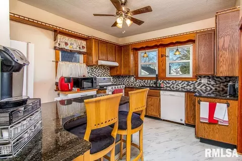 1823 16th Ave, Moline, IL 61265 photo 5