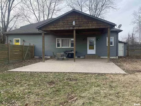611 W Sylvester Ave, Christopher, IL 62822 photo 3