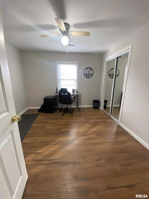 611 W Sylvester Ave, Christopher, IL 62822 photo 14