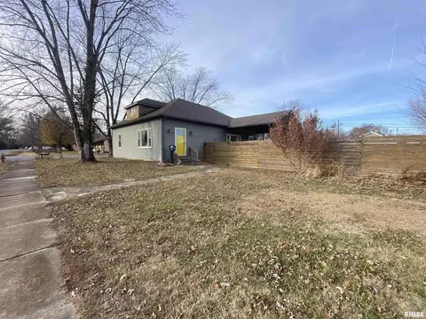611 W Sylvester Ave, Christopher, IL 62822 photo 22