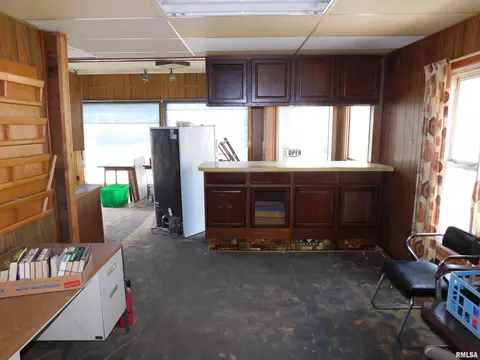 2716 16th St, Moline, IL 61265 photo 8