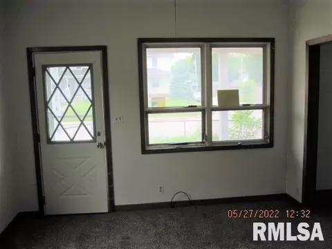2716 16th St, Moline, IL 61265 photo 2