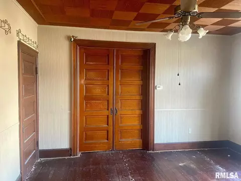 330 N Chestnut St, Mendon, IL 62351 photo 4