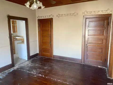 330 N Chestnut St, Mendon, IL 62351 photo 9
