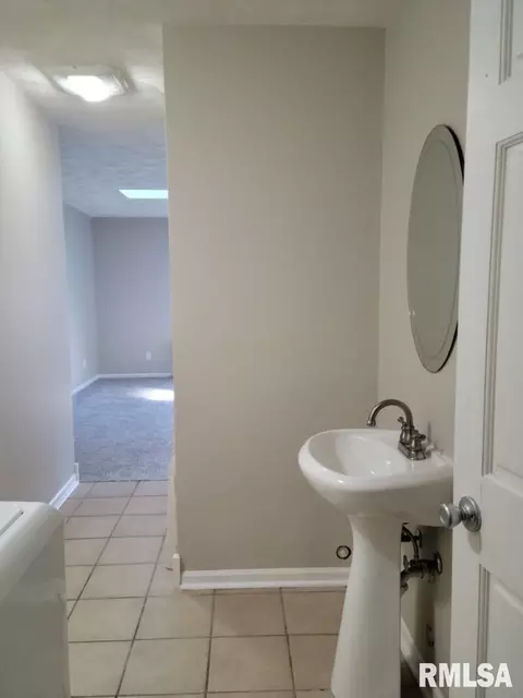 2384 24th St, Moline, IL 61265 photo 21