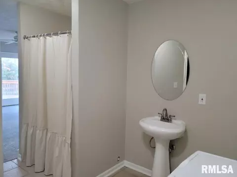 2384 24th St, Moline, IL 61265 photo 22