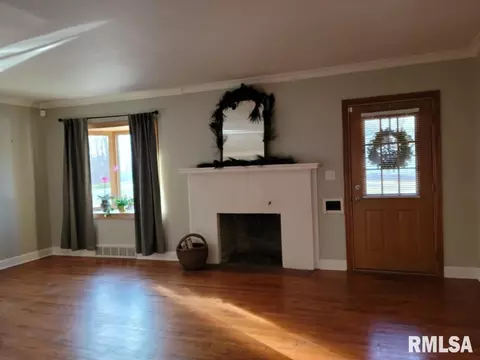 2384 24th St, Moline, IL 61265 photo 6