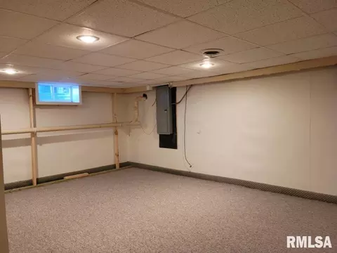 2384 24th St, Moline, IL 61265 photo 32