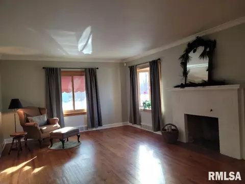 2384 24th St, Moline, IL 61265 photo 5