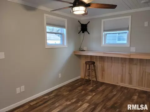 2384 24th St, Moline, IL 61265 photo 17
